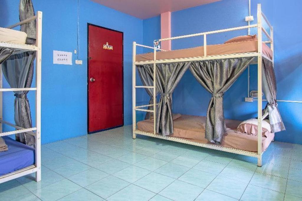 Oyo 586 I Hostel Phuket Exterior photo