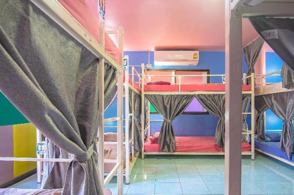 Oyo 586 I Hostel Phuket Exterior photo