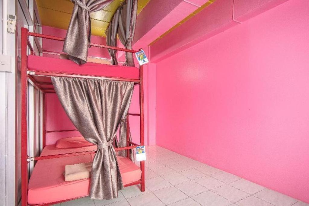 Oyo 586 I Hostel Phuket Exterior photo