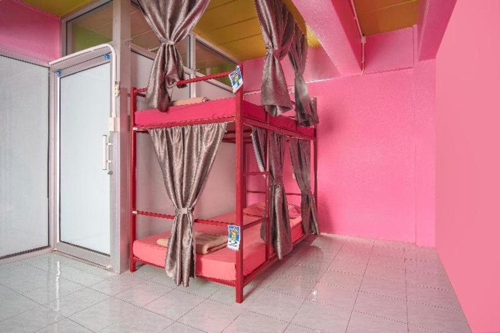 Oyo 586 I Hostel Phuket Exterior photo
