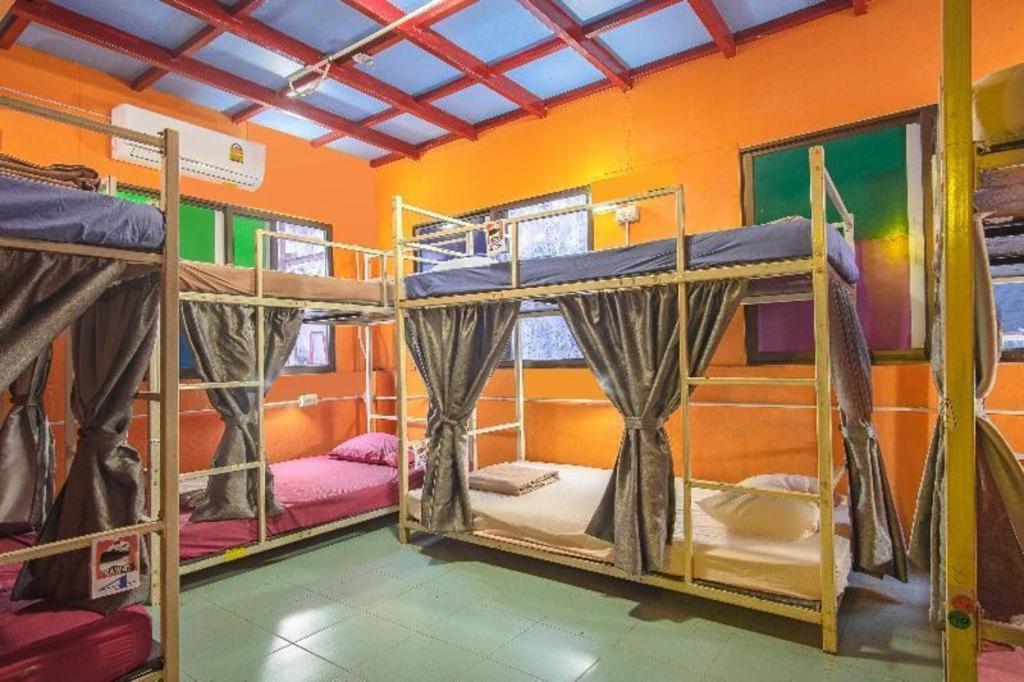 Oyo 586 I Hostel Phuket Exterior photo