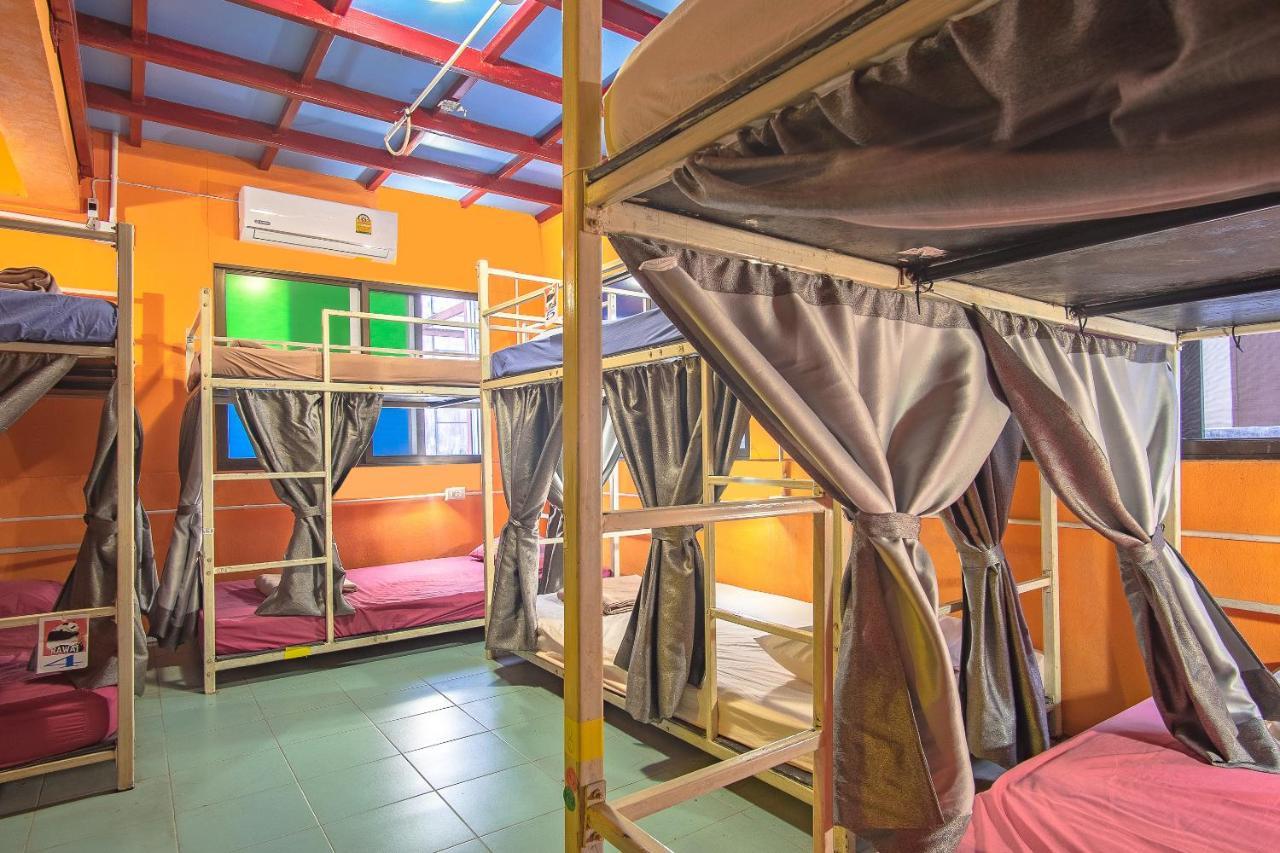 Oyo 586 I Hostel Phuket Exterior photo